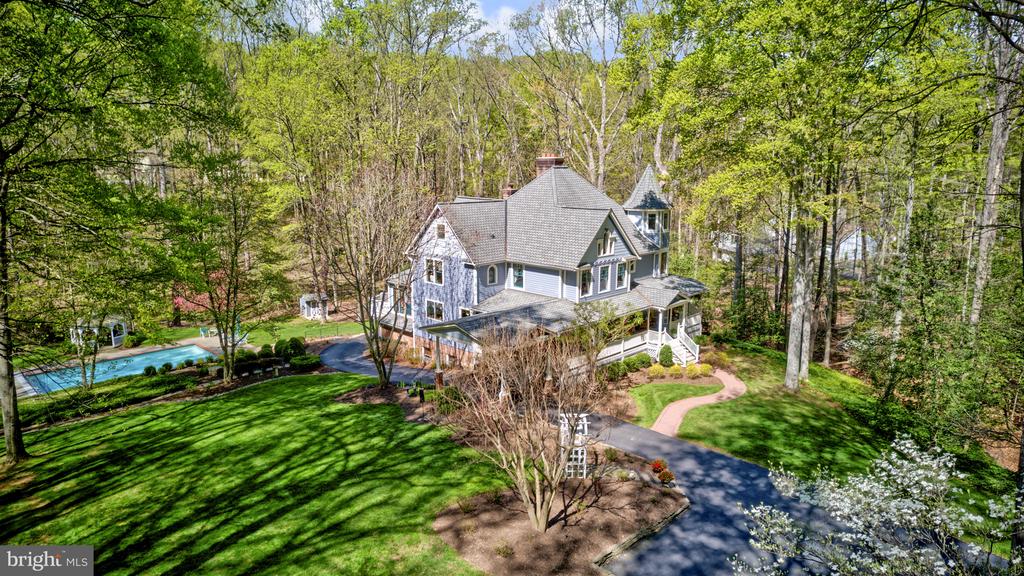 204 River Park Dr