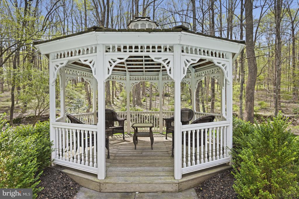 204 River Park Dr