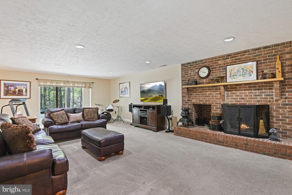 204 River Park Dr