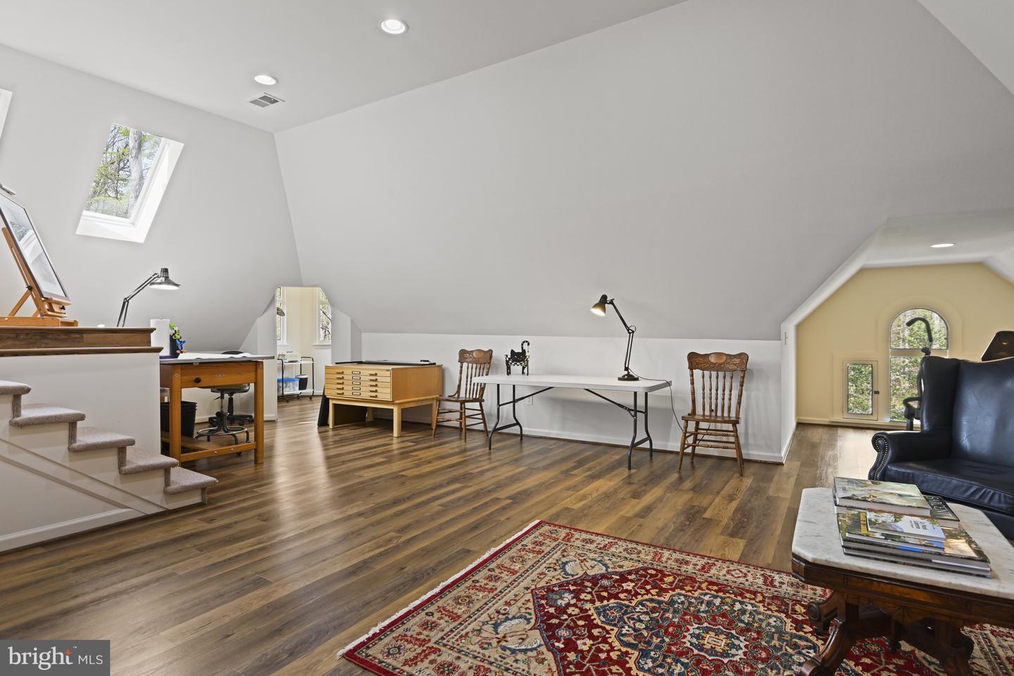 204 River Park Dr