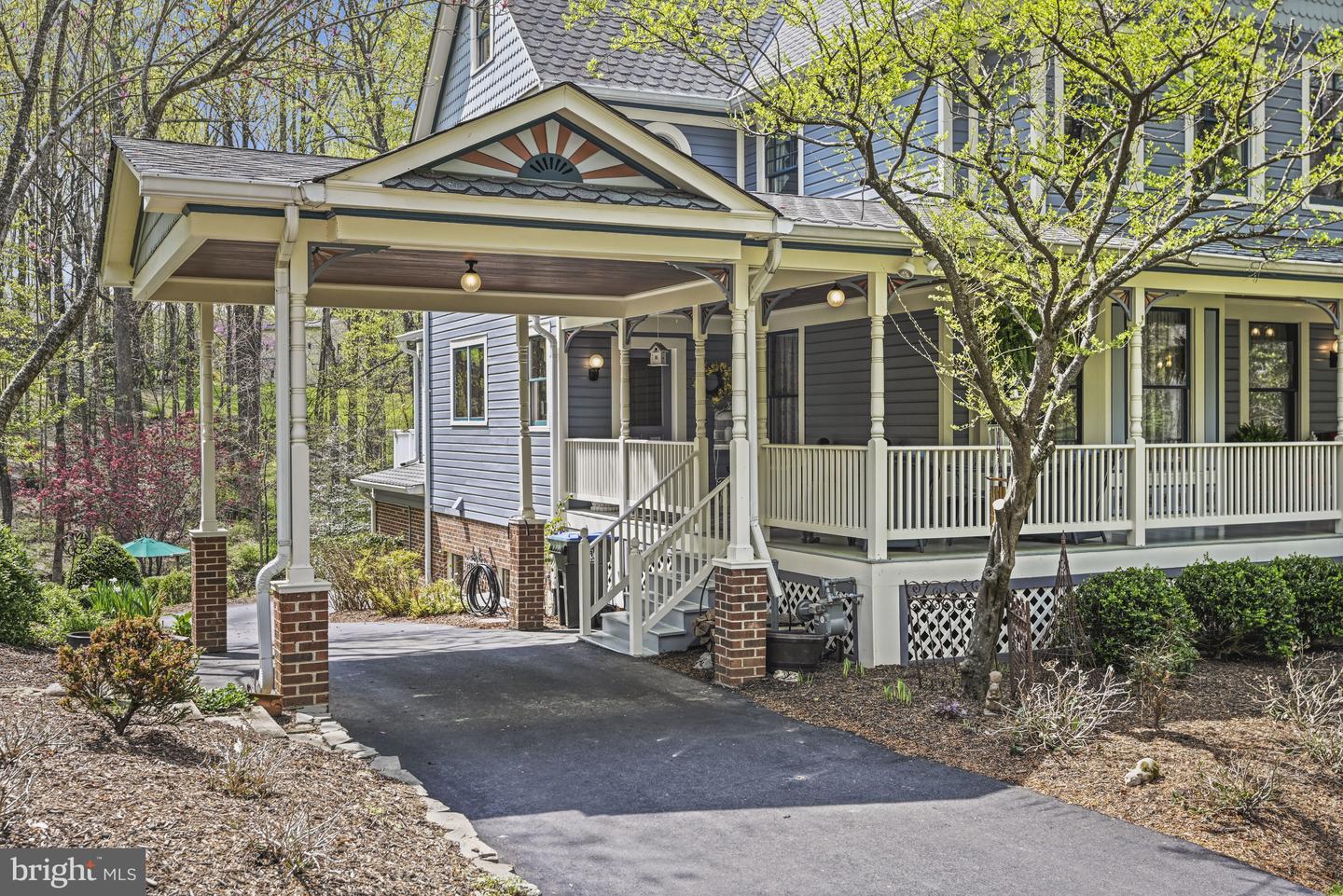 204 River Park Dr