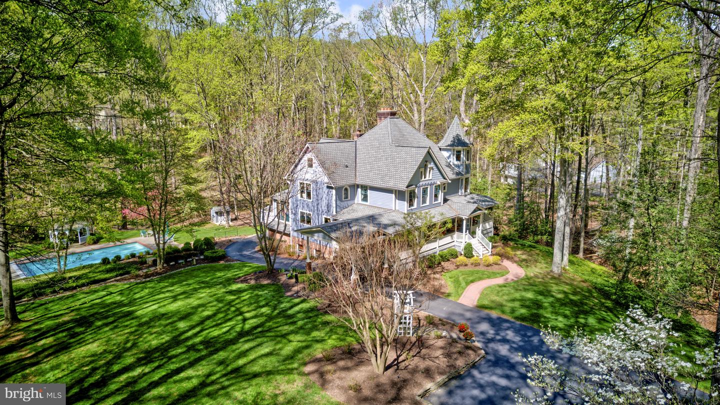 204 River Park Dr
