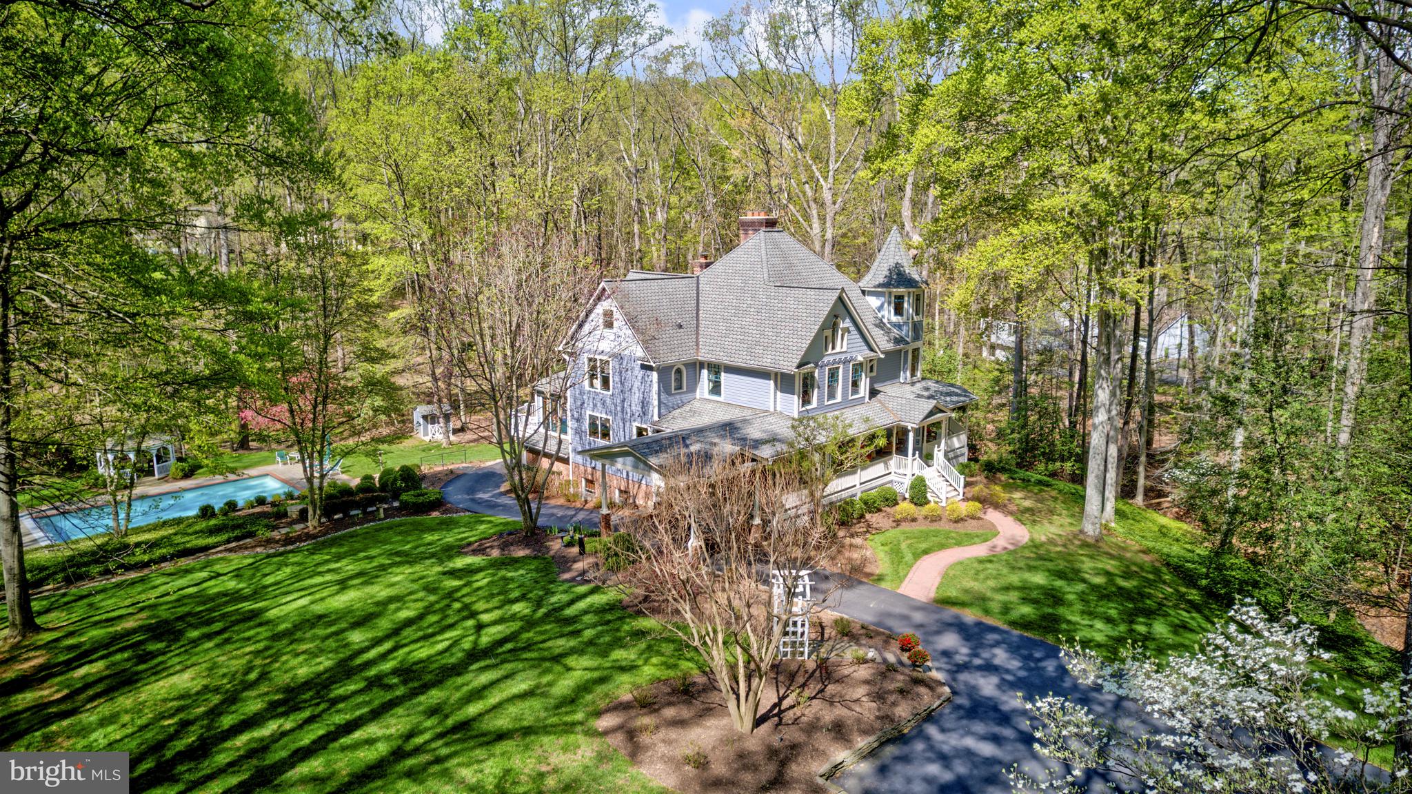 204 River Park Dr