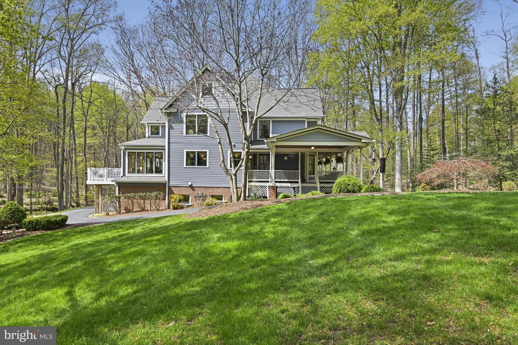 204 River Park Dr