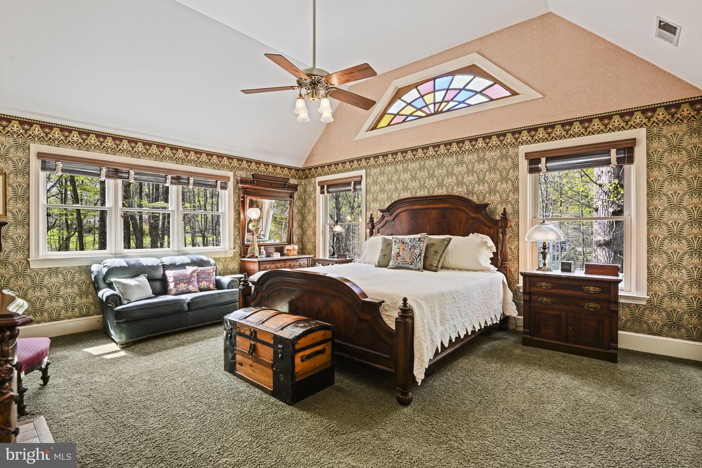 204 River Park Dr