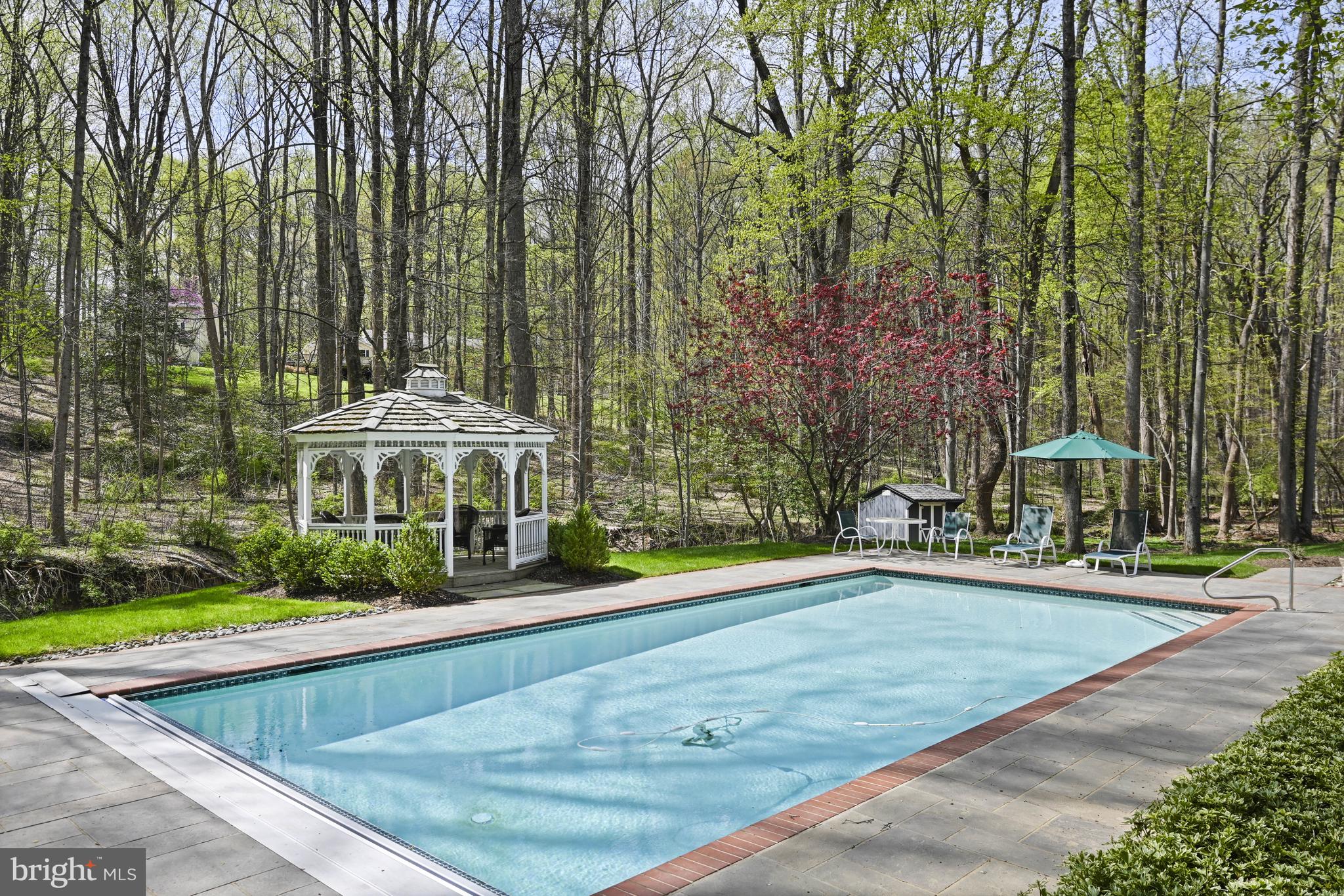 204 River Park Dr