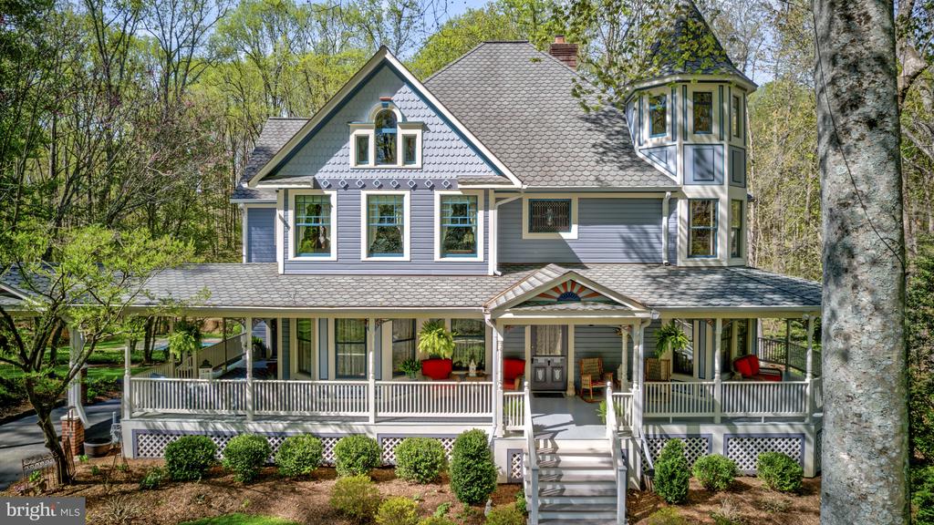 204 River Park Dr