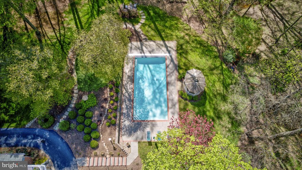 204 River Park Dr