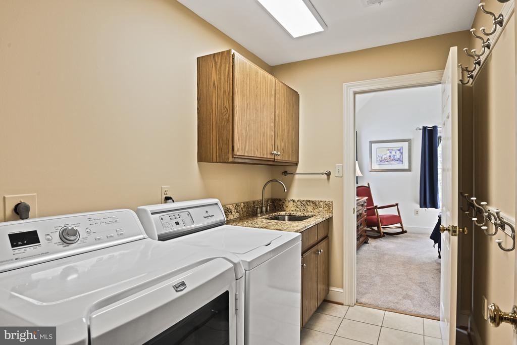 204 River Park Dr