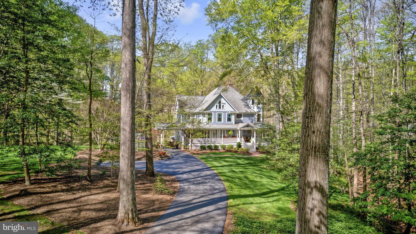 204 River Park Dr