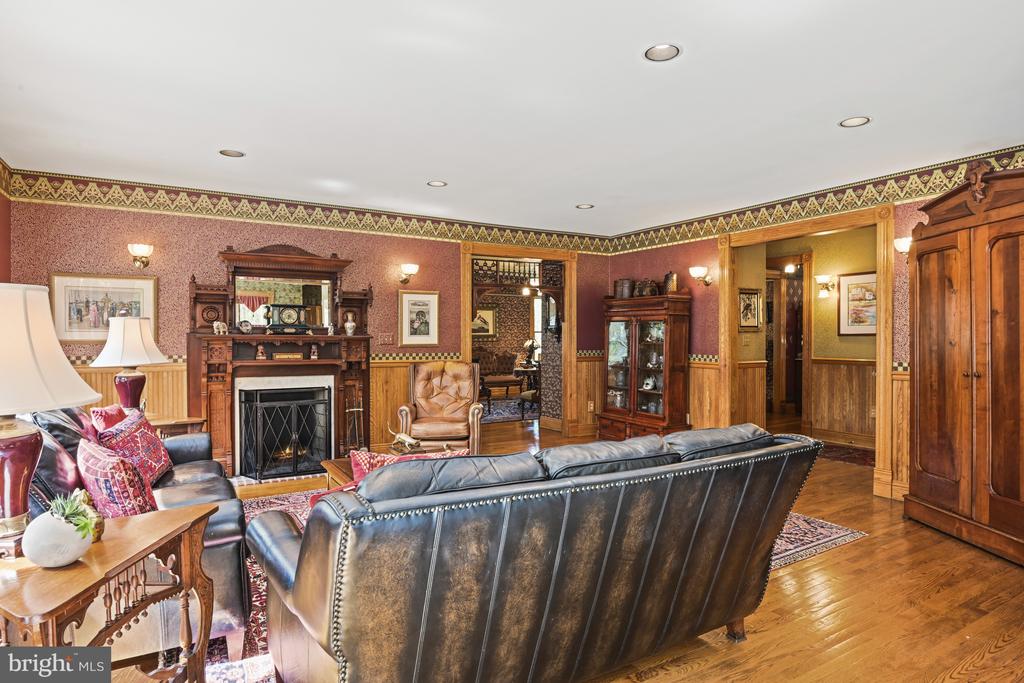 204 River Park Dr