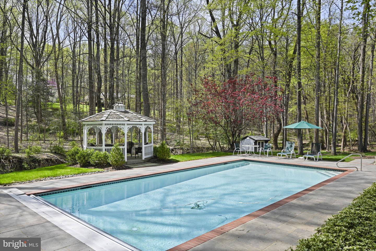 204 River Park Dr