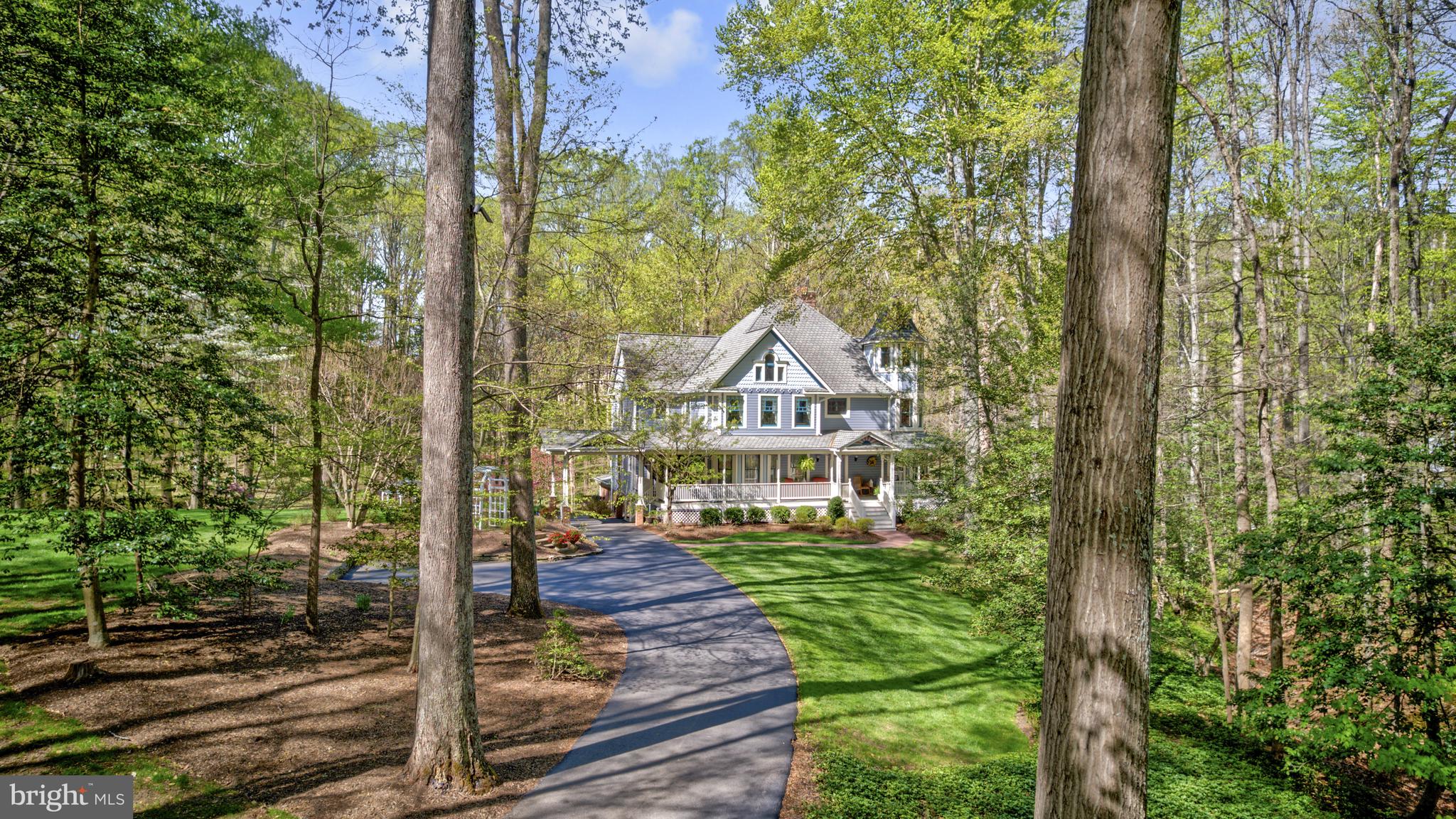204 River Park Dr