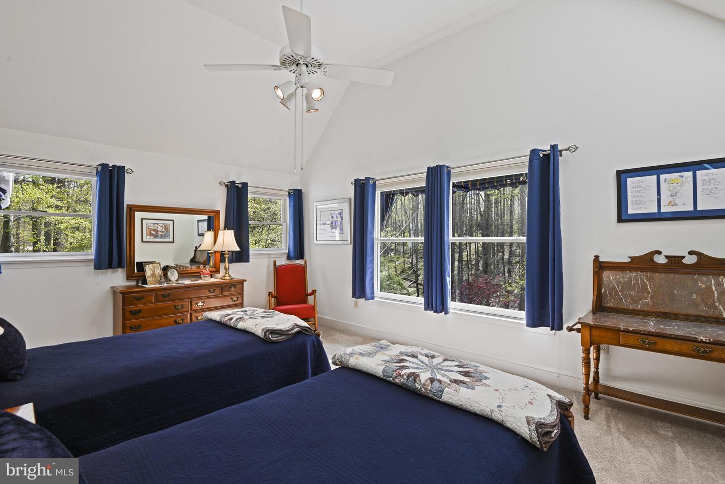204 River Park Dr