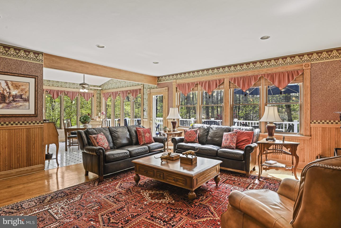 204 River Park Dr