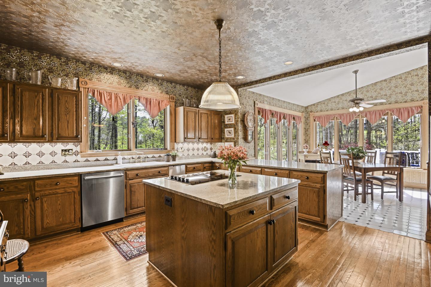 204 River Park Dr