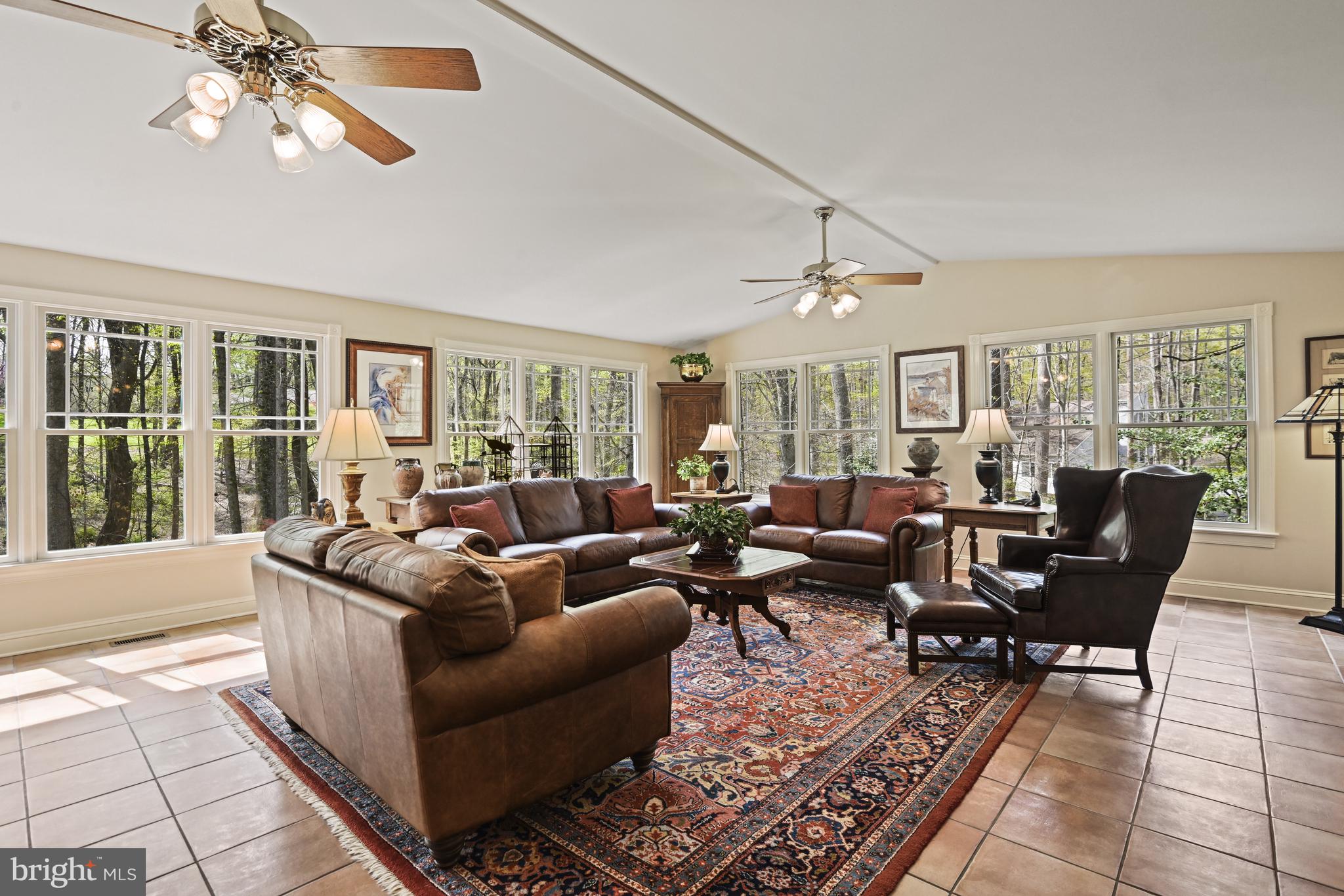 204 River Park Dr
