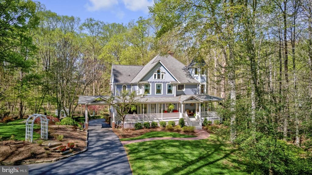 204 River Park Dr