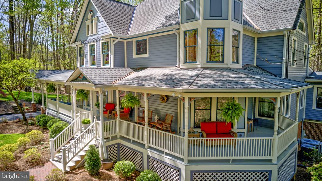 204 River Park Dr