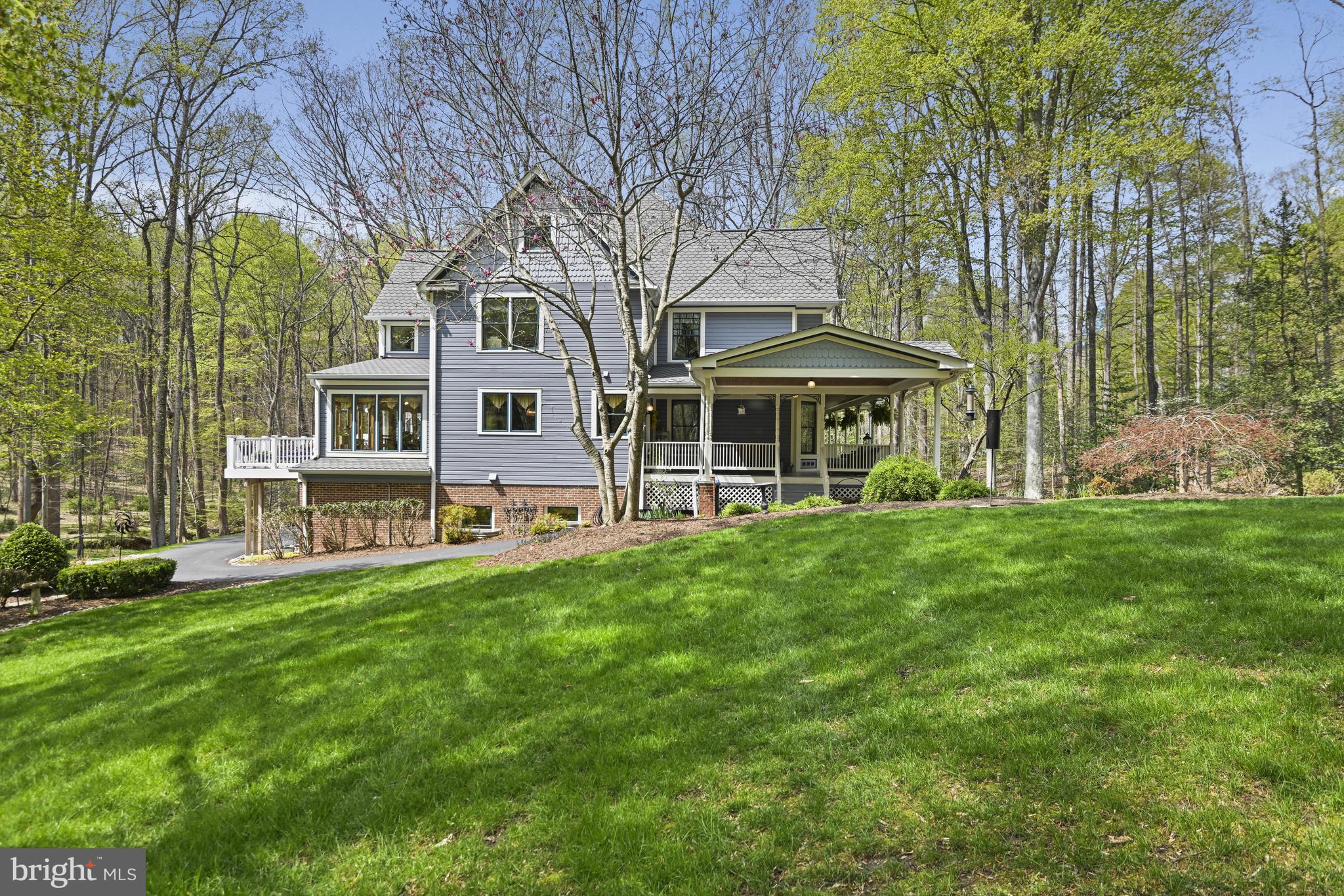 204 River Park Dr
