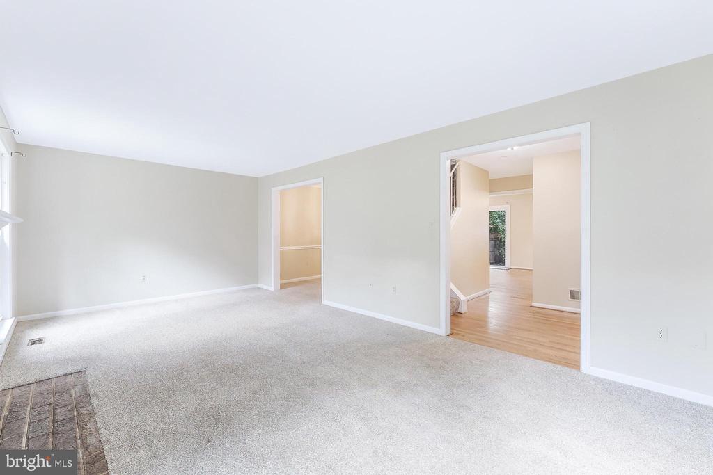 7020 BRADWOOD COURT
