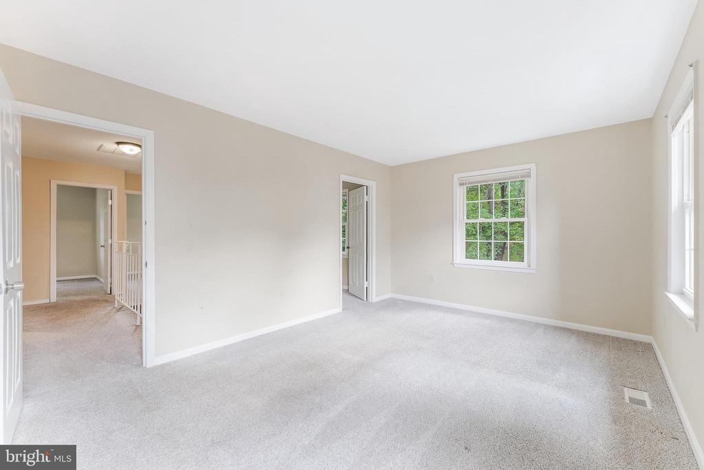 7020 BRADWOOD COURT