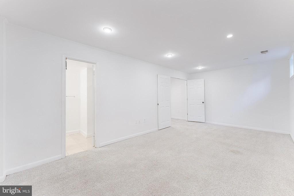 7020 BRADWOOD COURT