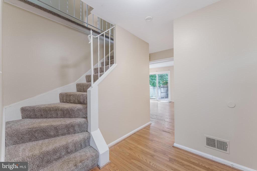 7020 BRADWOOD COURT