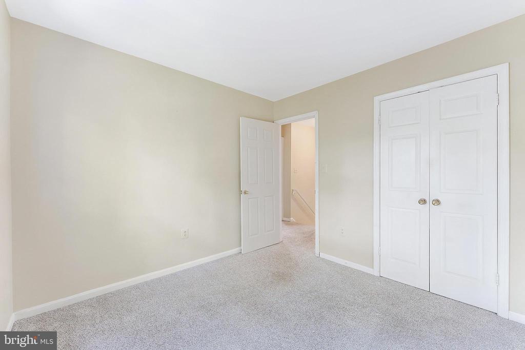 7020 BRADWOOD COURT