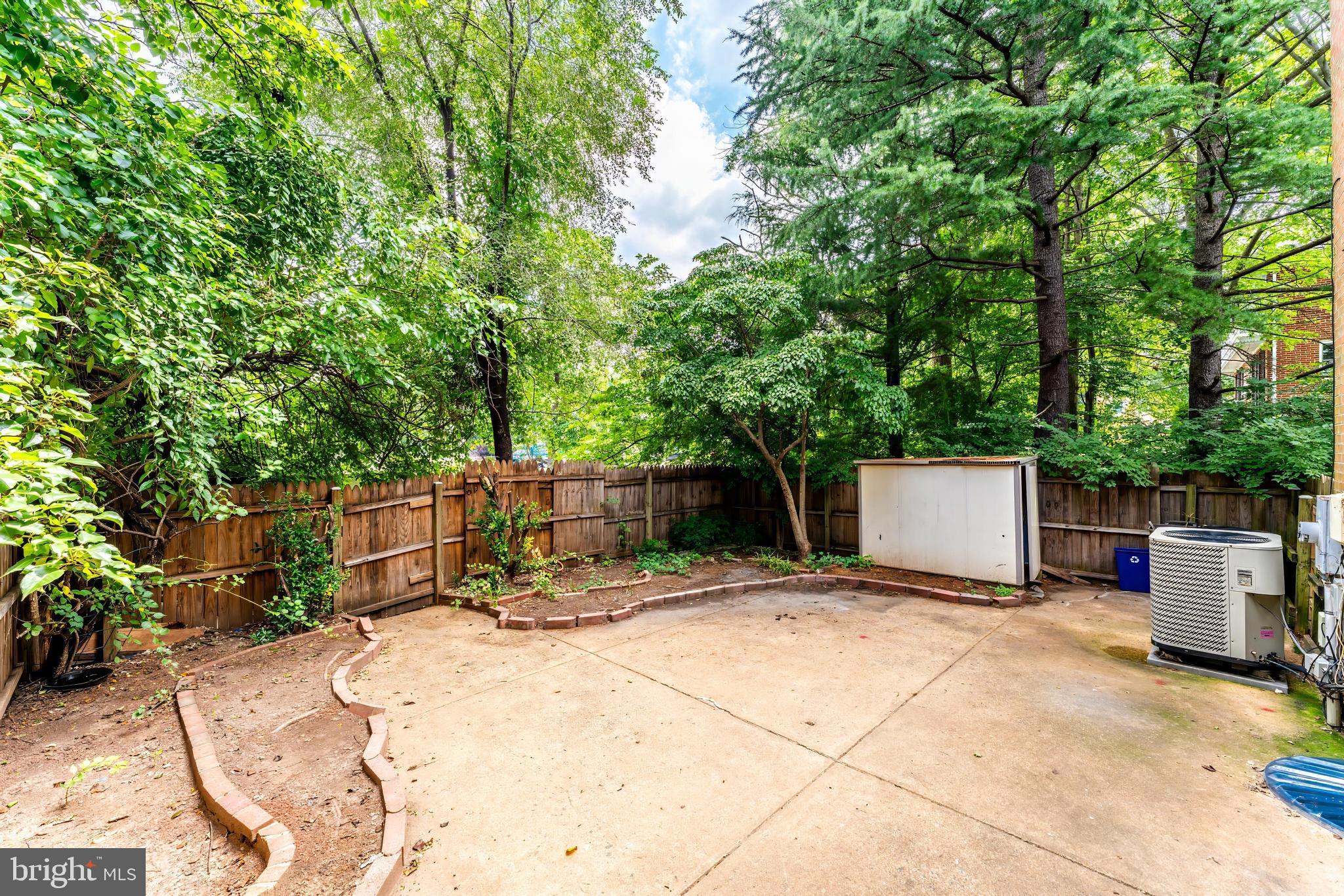 7020 BRADWOOD COURT
