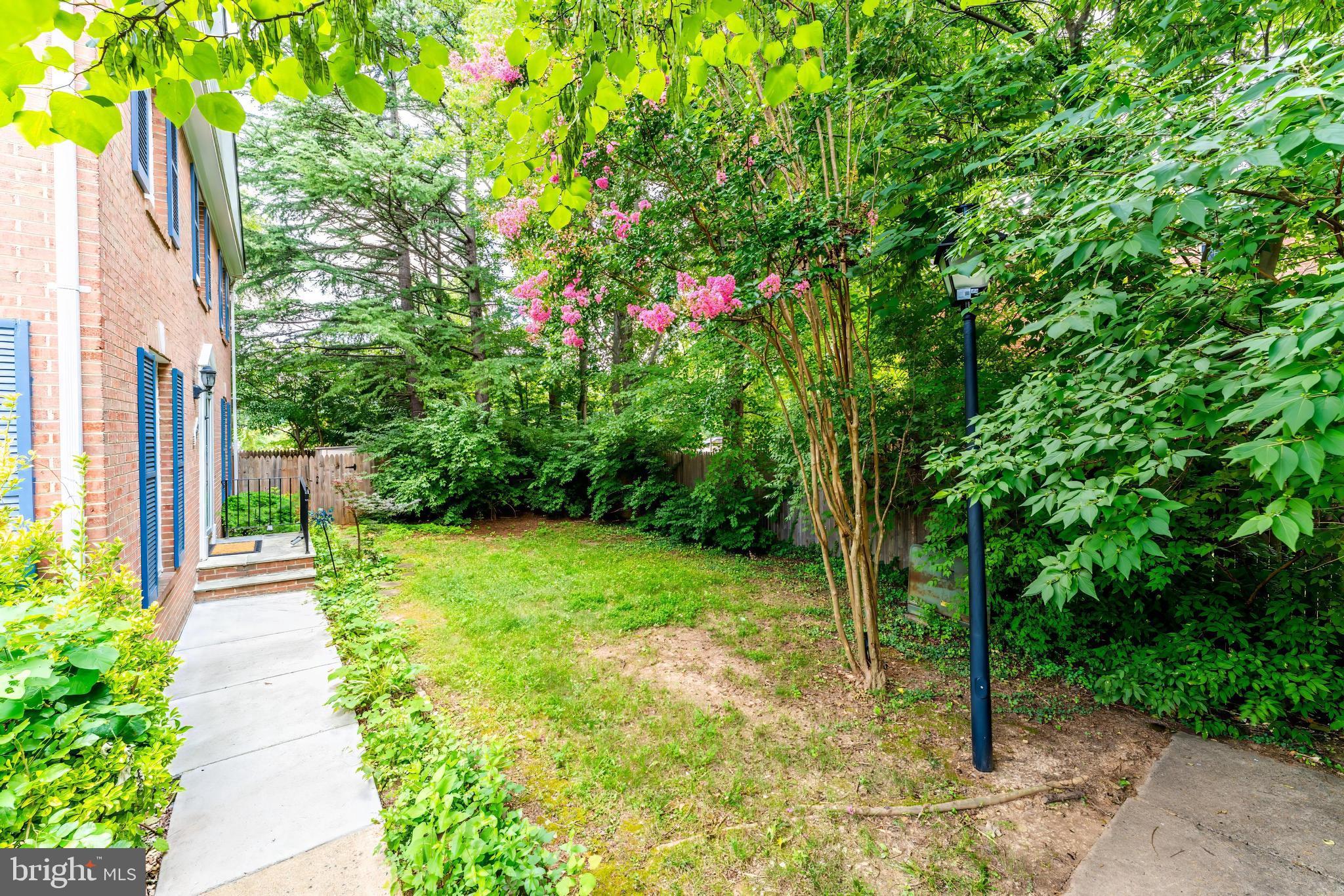 7020 BRADWOOD COURT
