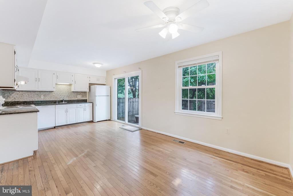 7020 BRADWOOD COURT