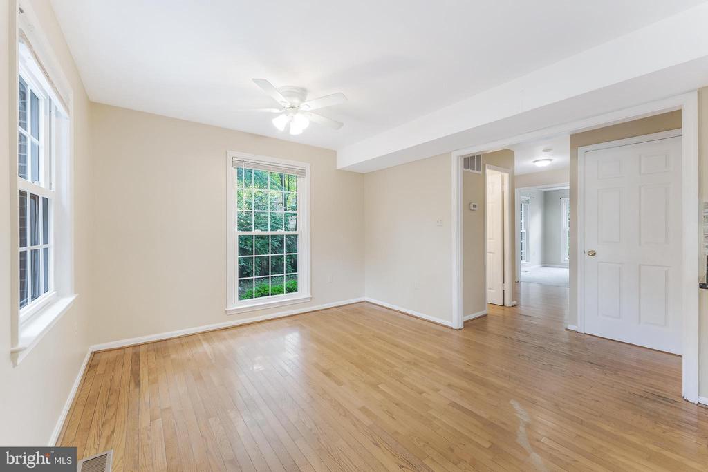 7020 BRADWOOD COURT
