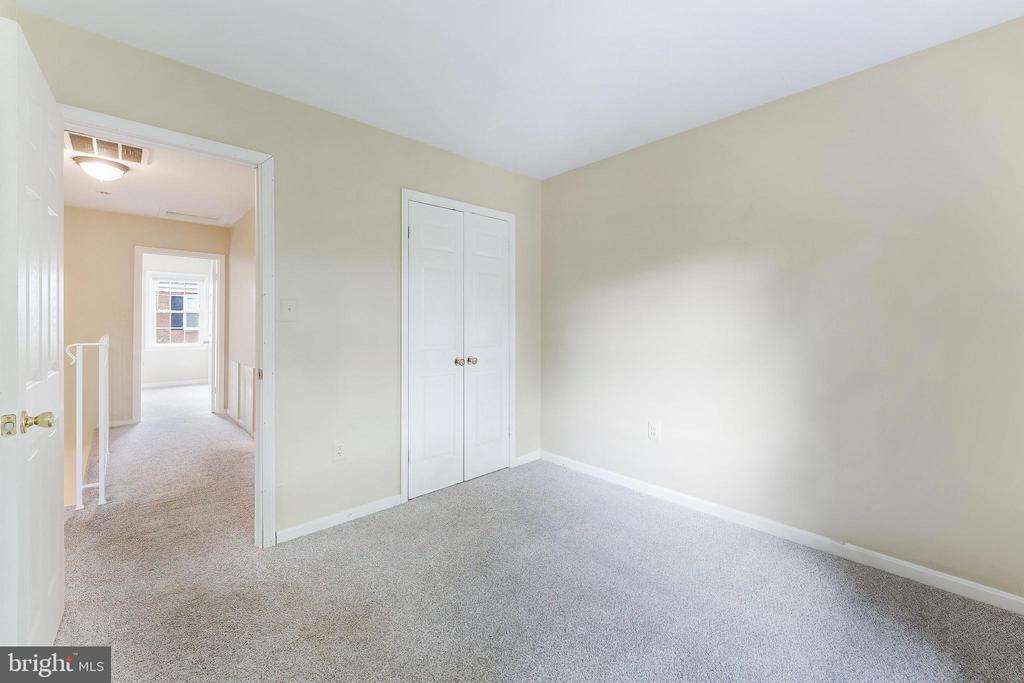 7020 BRADWOOD COURT