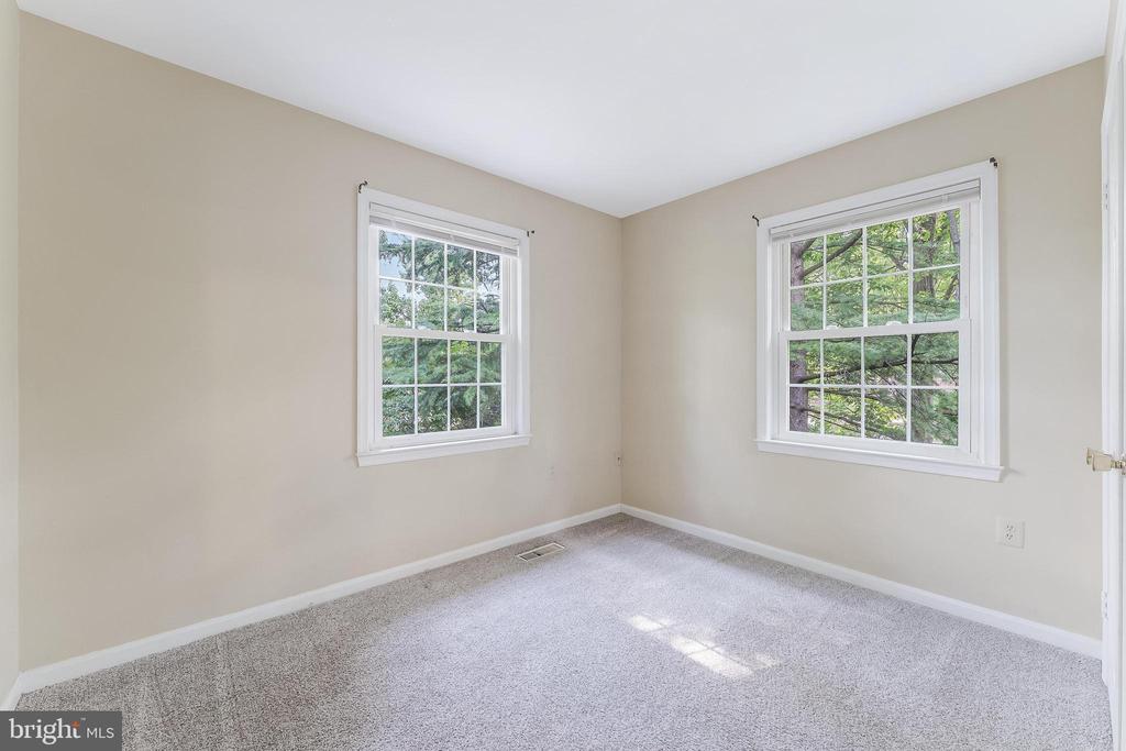 7020 BRADWOOD COURT