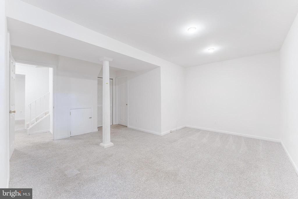 7020 BRADWOOD COURT