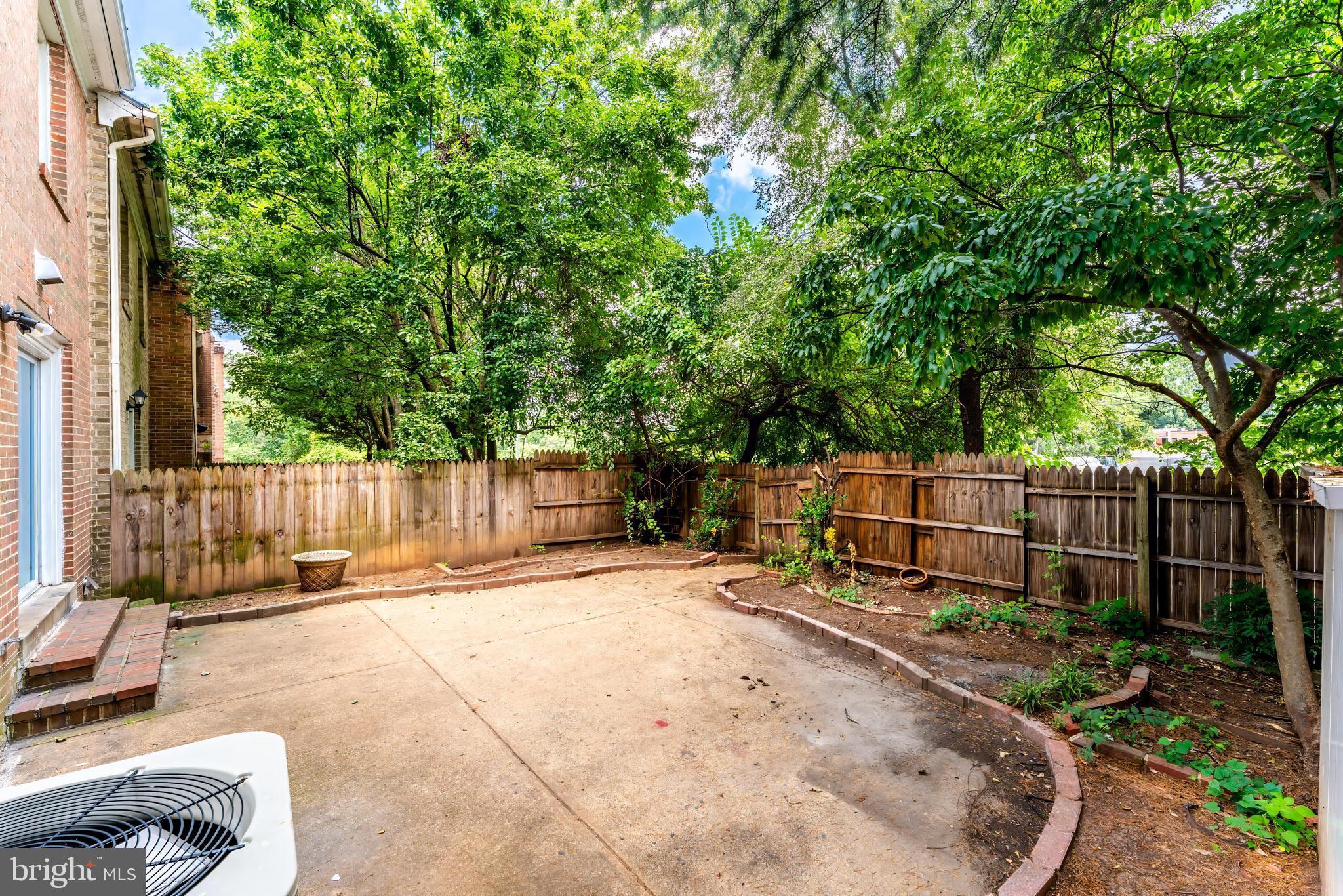 7020 BRADWOOD COURT