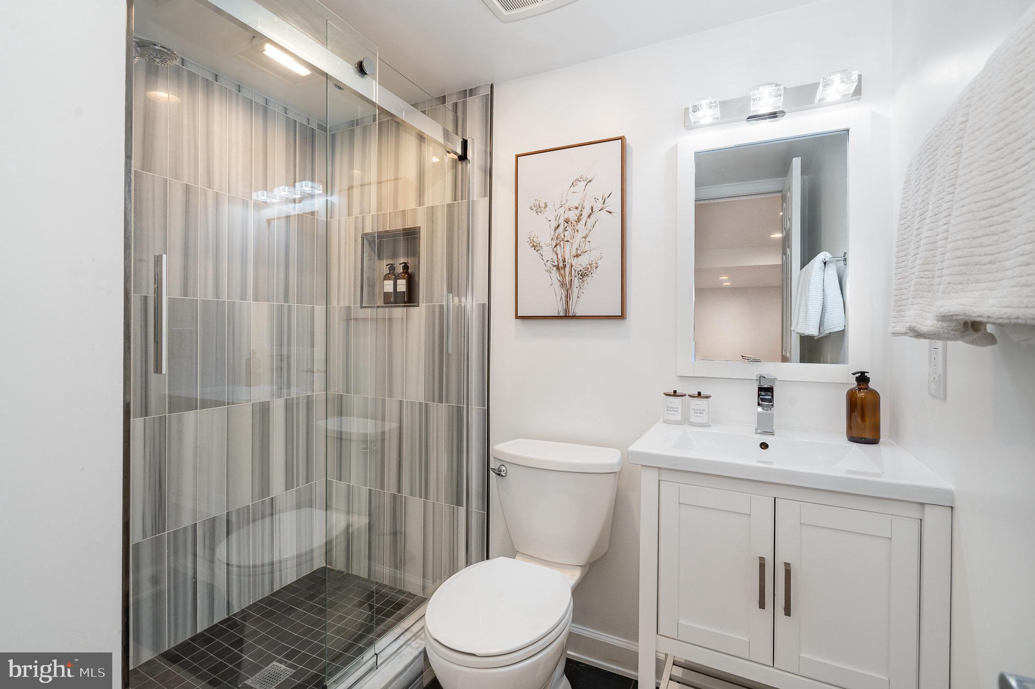 6916 Lafayette Park Dr