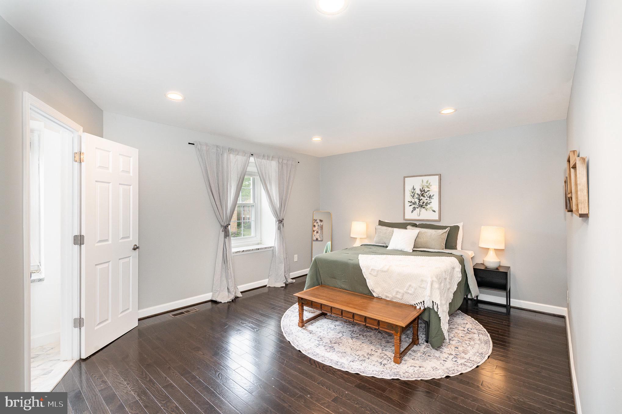 6916 Lafayette Park Dr