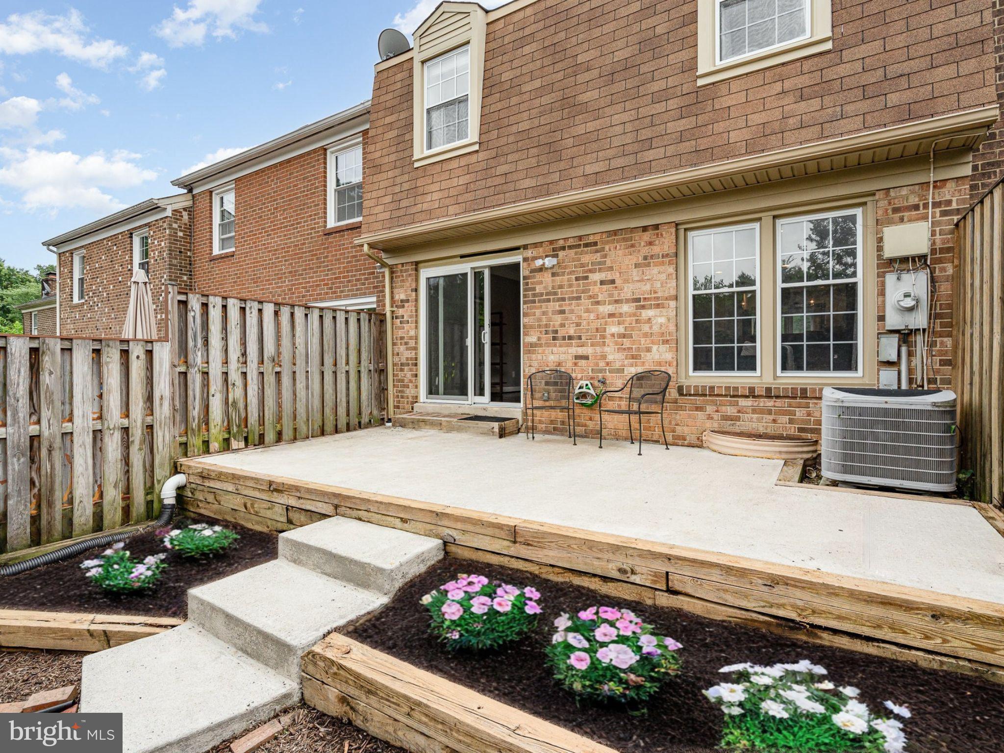 6916 Lafayette Park Dr