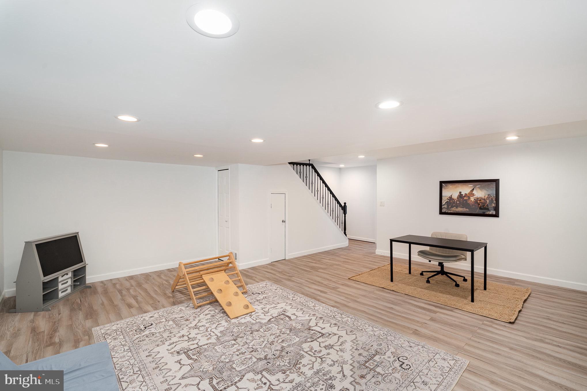 6916 Lafayette Park Dr