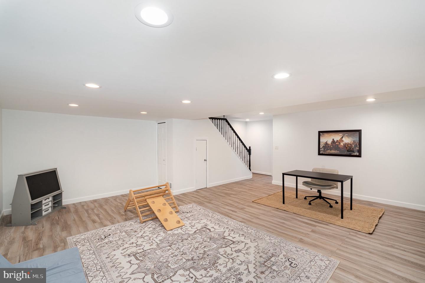 6916 Lafayette Park Dr