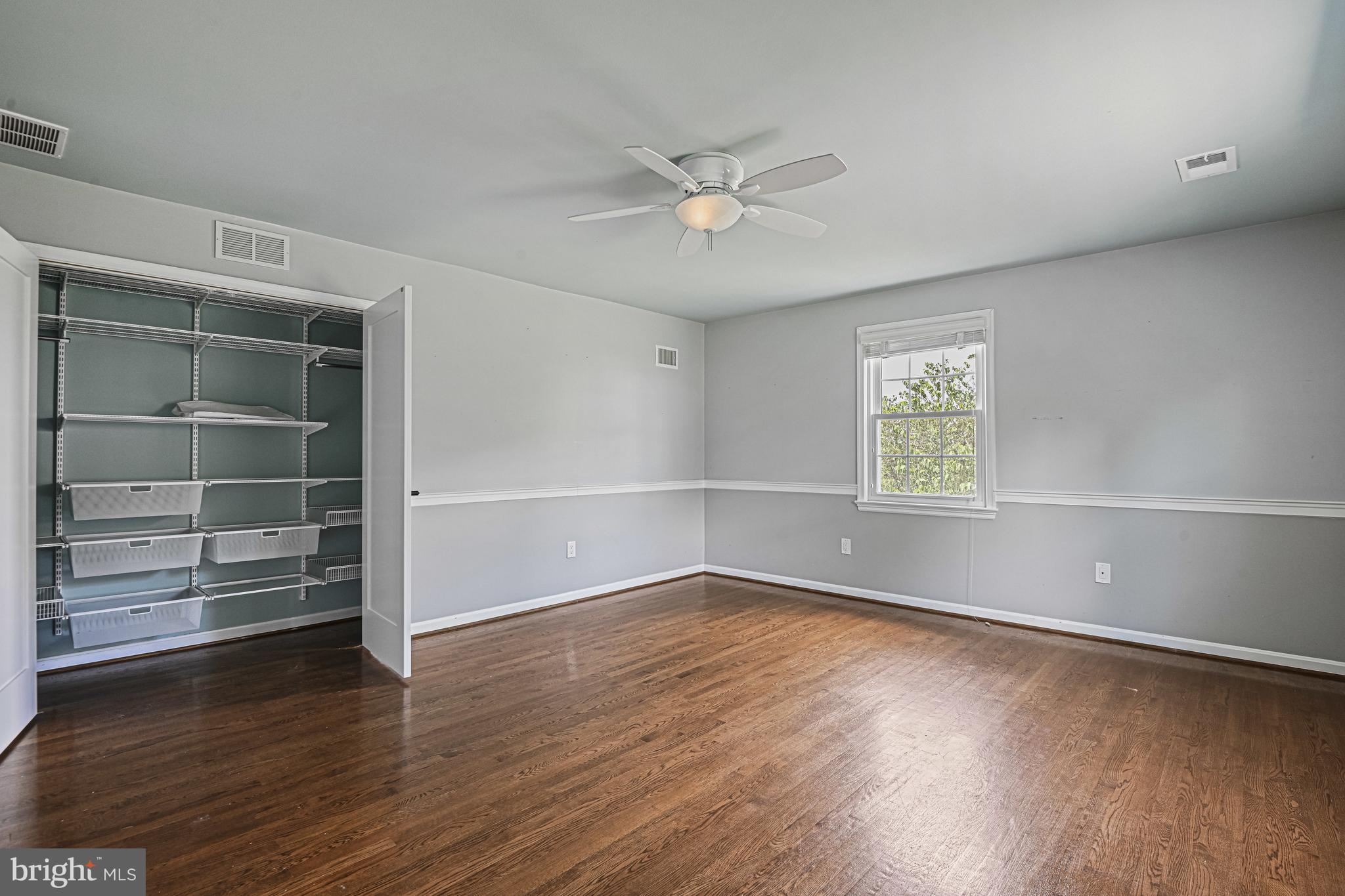 9810 Spring Ridge Ln