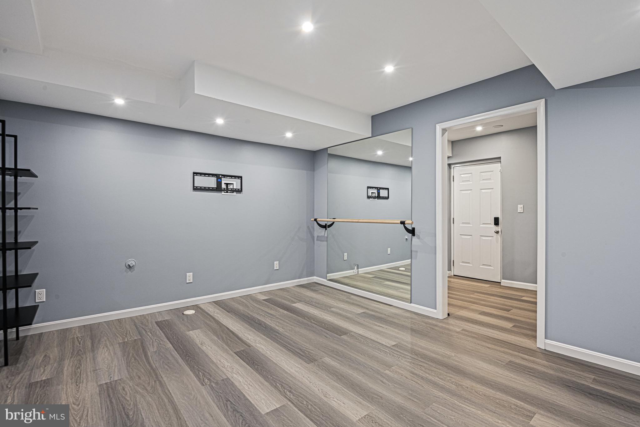 9810 Spring Ridge Ln