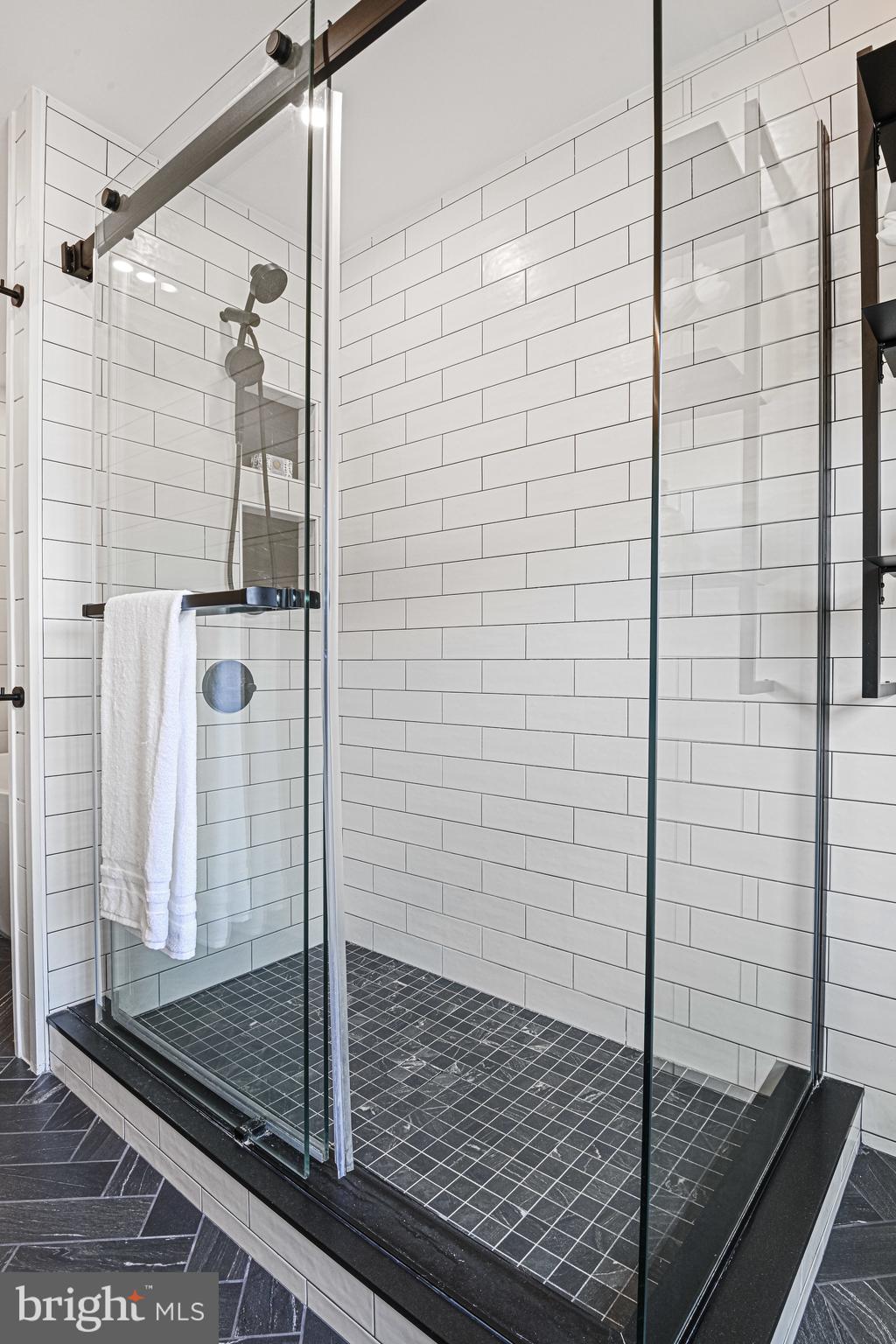 9810 Spring Ridge Ln