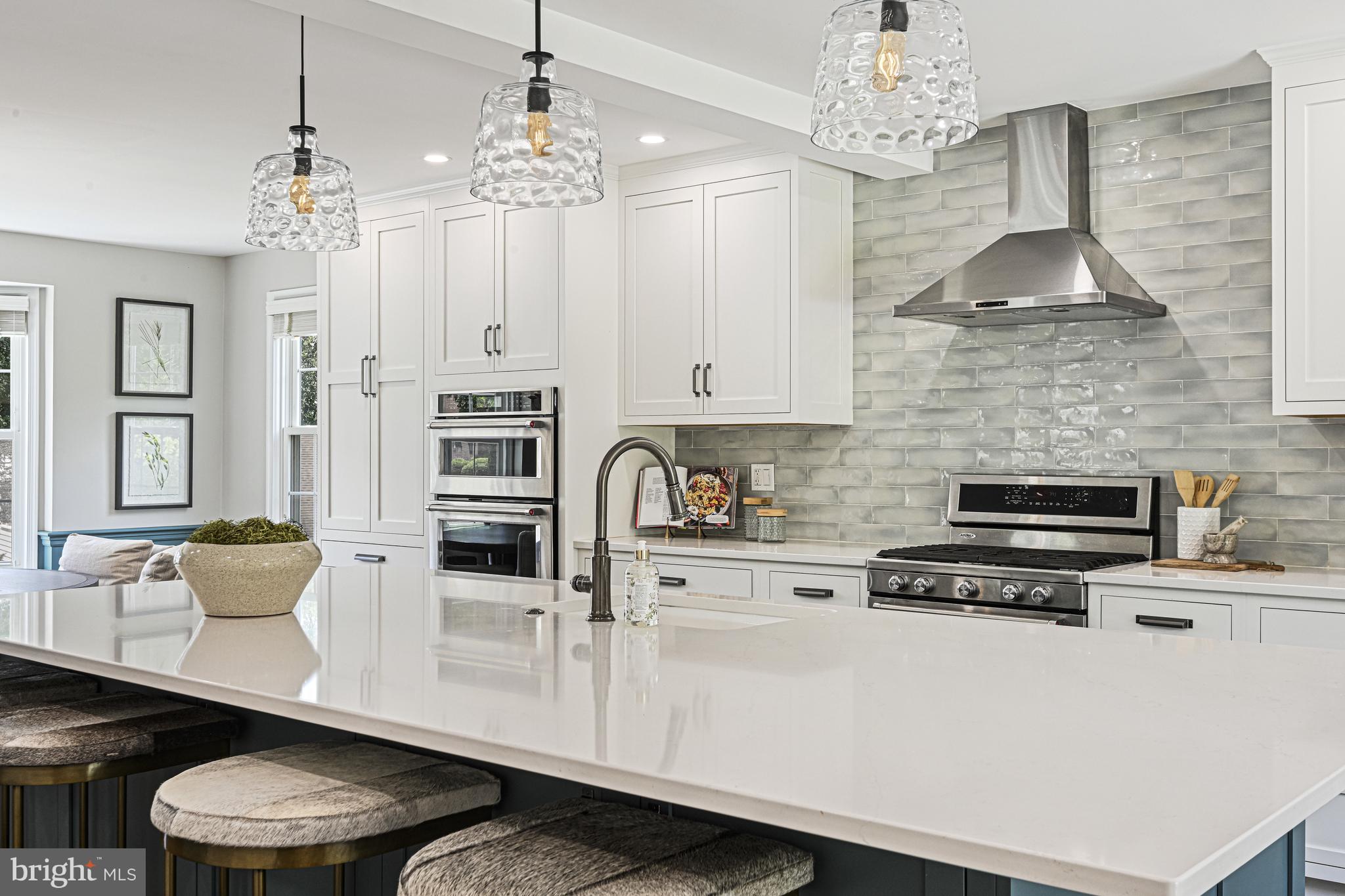 9810 Spring Ridge Ln