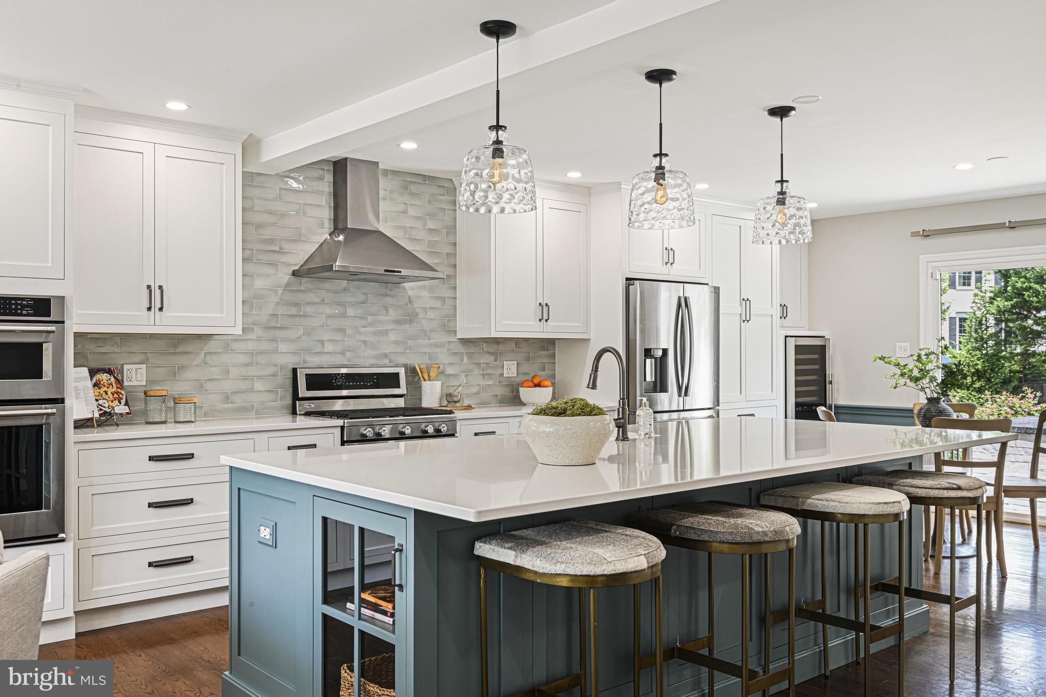 9810 Spring Ridge Ln