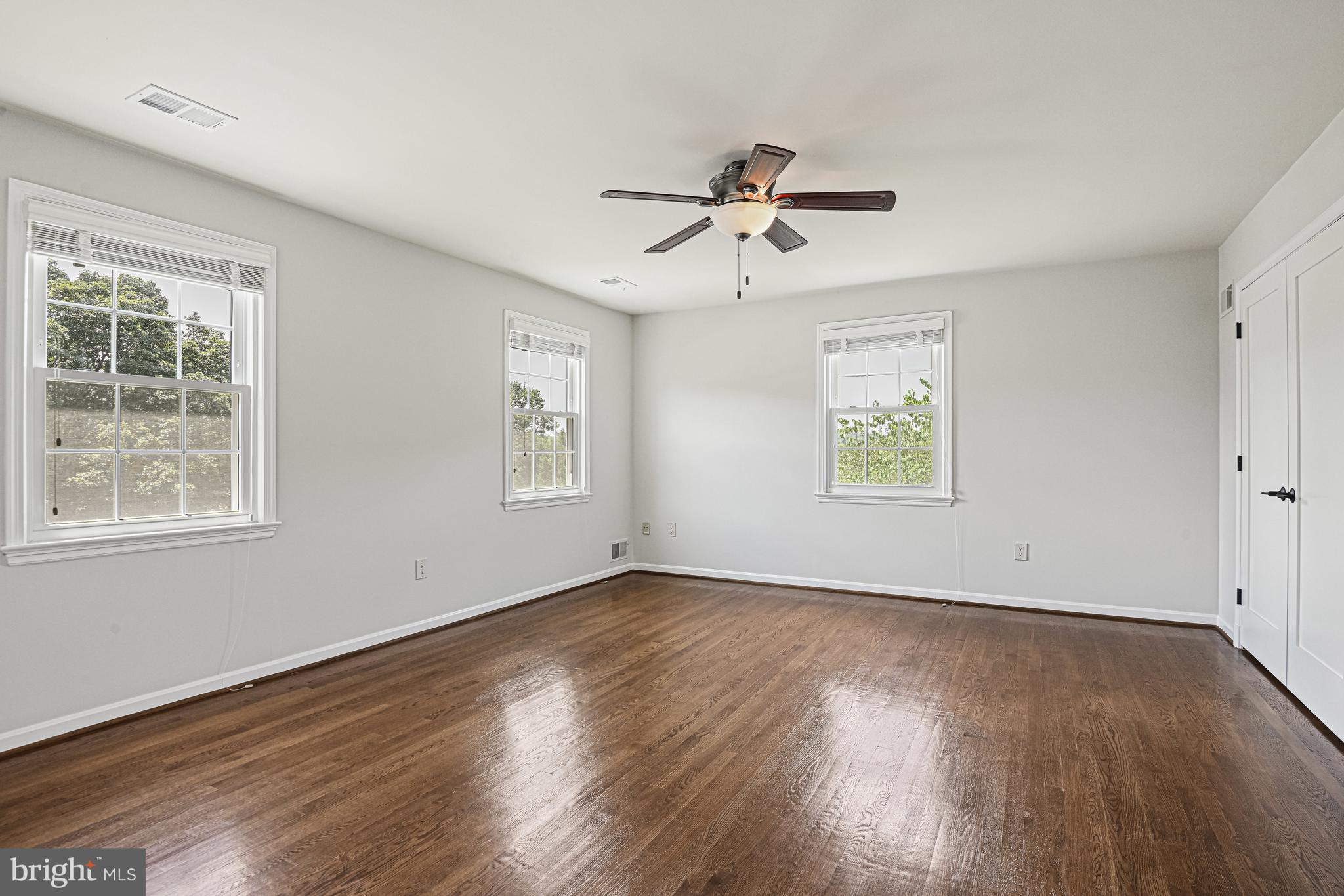 9810 Spring Ridge Ln