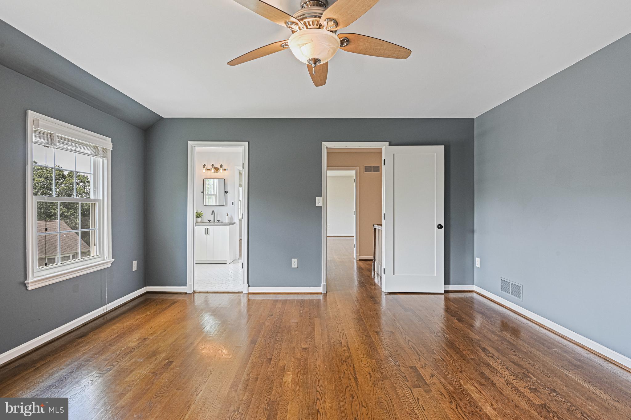 9810 Spring Ridge Ln