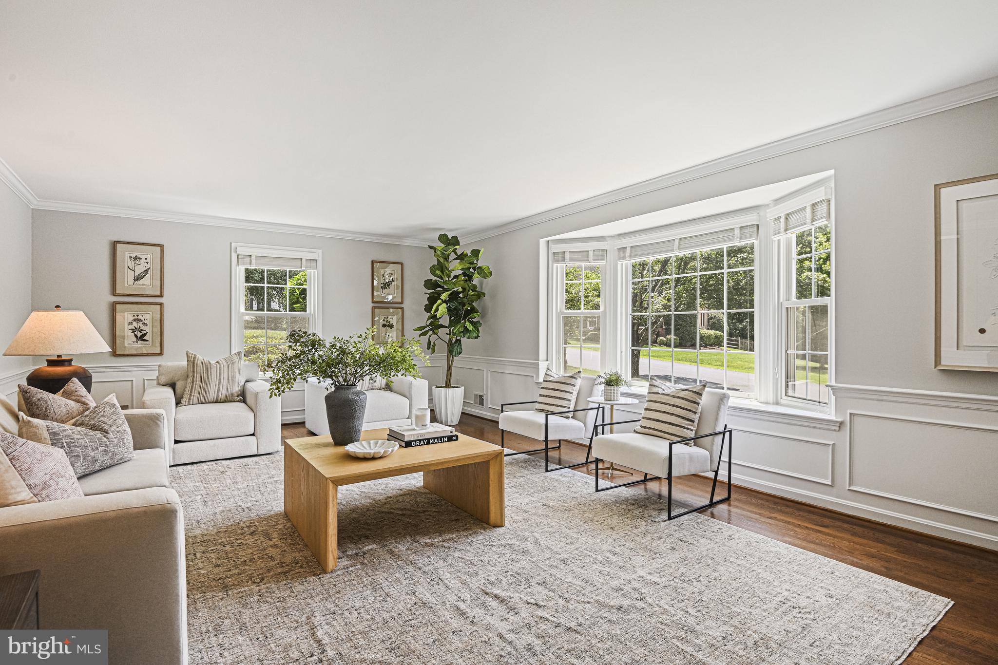 9810 Spring Ridge Ln